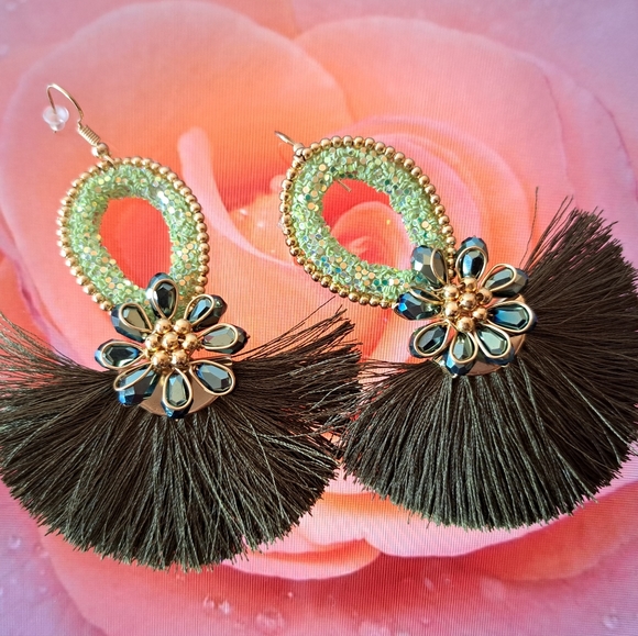 Earrings 100%hand made color green - Picture 1 of 2